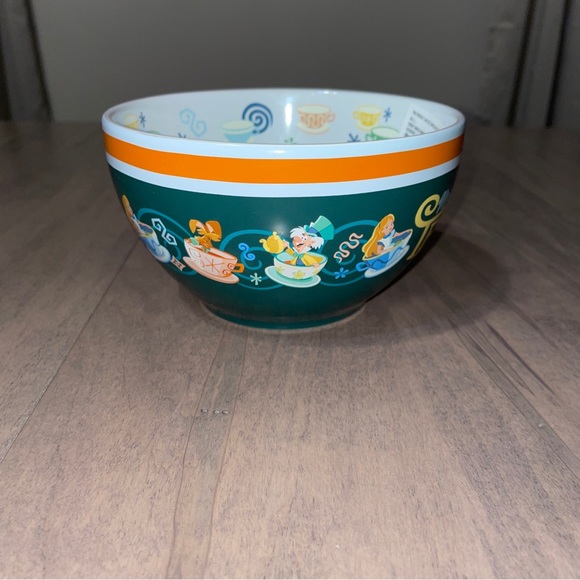New Disney Parks Alice in Wonderland Mad Tea Party Mad Hatter Serving Bowl 32 Oz - Picture 2 of 4